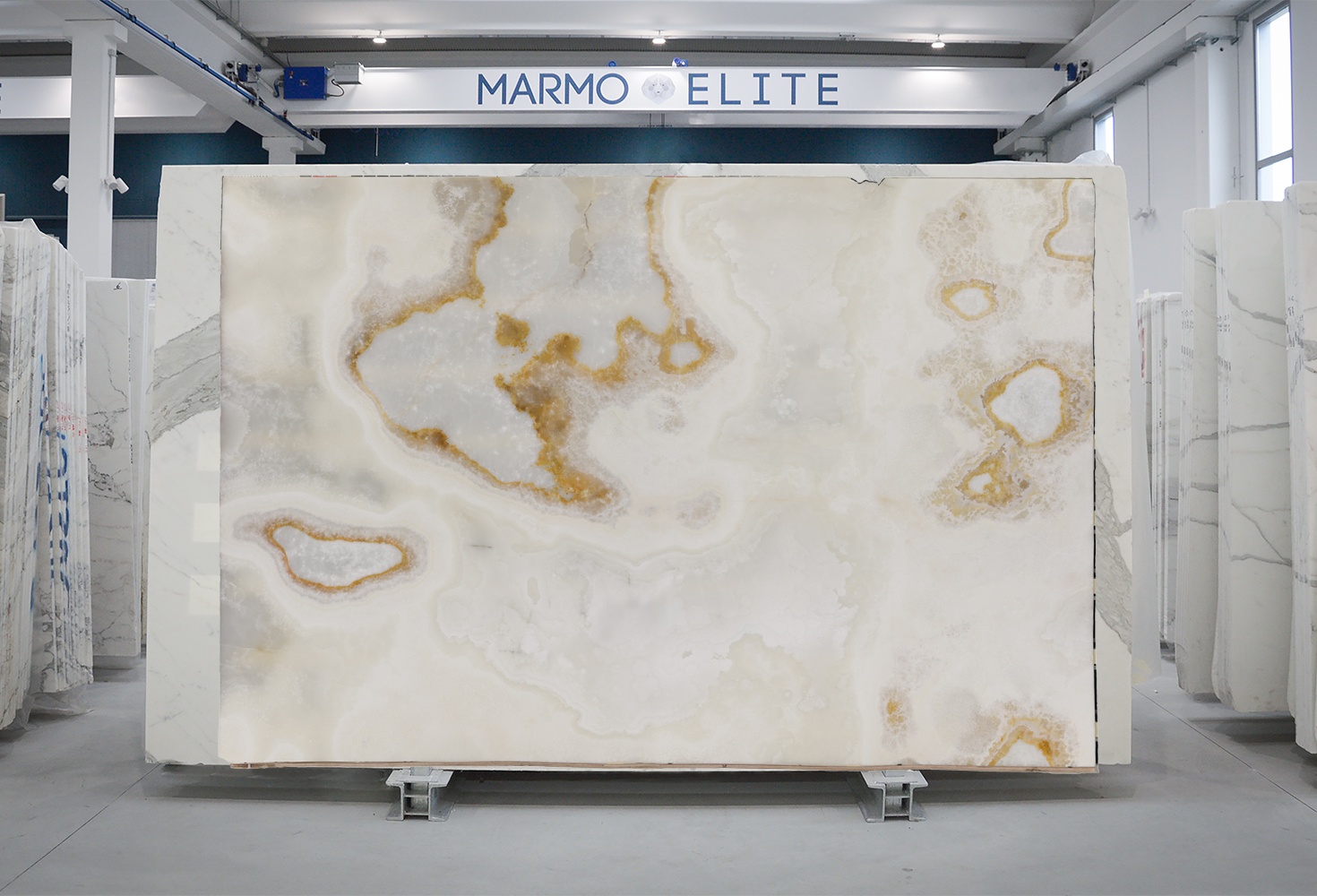 WHITE ONYX